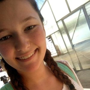 Meet your Posher, Alicia